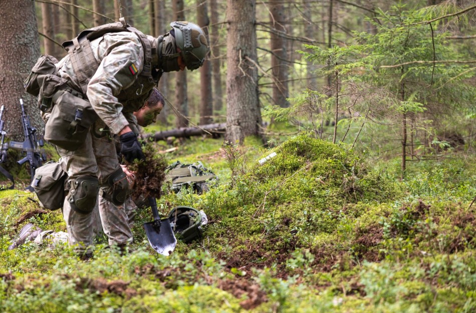 Gedimino štabo bataliono kariai vykdys topografines lauko pratybas Jonavos ir Kėdainių rajonuose