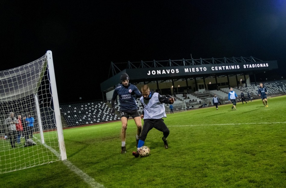 Jonavos sporto centro atsakymas į jonavietės laišką apie bendruomenines futbolo rungtynes