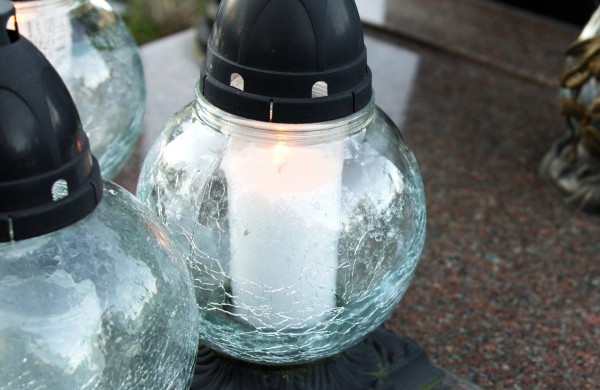 Vėlinių laikotarpis: aplinkosaugininkai pataria, kaip pagerbti artimuosius tausojant aplinką