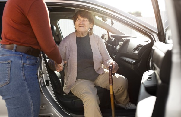 Atnaujinamos pavėžėjimo paslaugos – iki metų pabaigos galės naudotis visos pacientų grupės