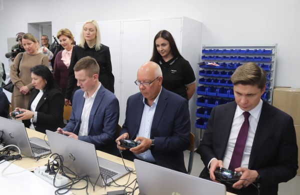 Jonavoje atidarytas dronų mokymų centras „Airtech“