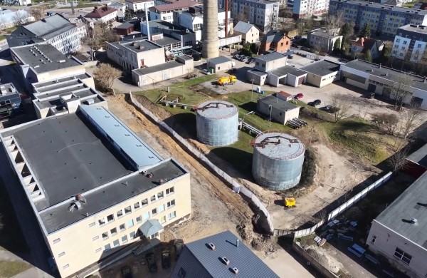 Pusmetį trukęs darbas – per 2 minutes! Pažiūrėkite, kaip Jonavos šilumos tinklai atsisveikino su mazuto ūkiu