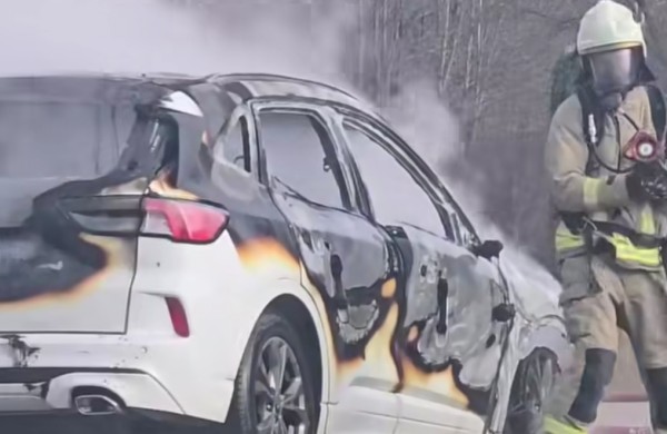 Jonavos rajone užsiliepsnojo automobilis