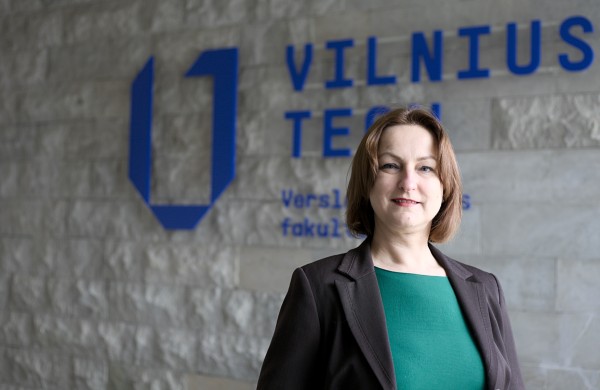 Finansinė realybė palikus tėvų namus: ką turi žinoti kiekvienas pirmakursis?