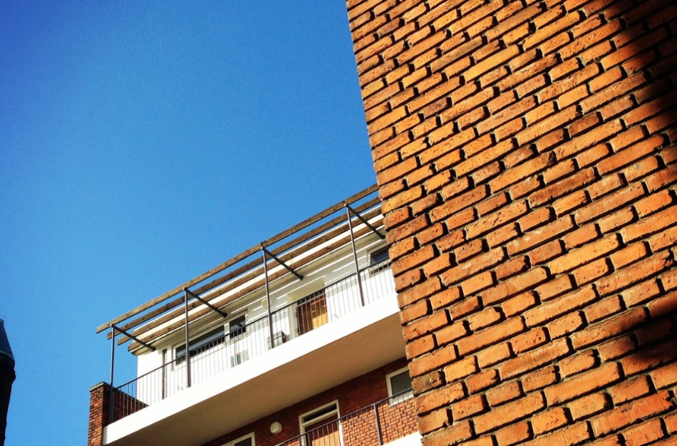 Kiek kainuoja pristatomas kaminas? Vidutinės Lietuvos rinkos kainos