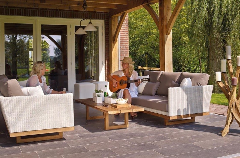 Atvira terasa ar stiklinė oazė – kaip pasirinkti, kad nesigailėtum?