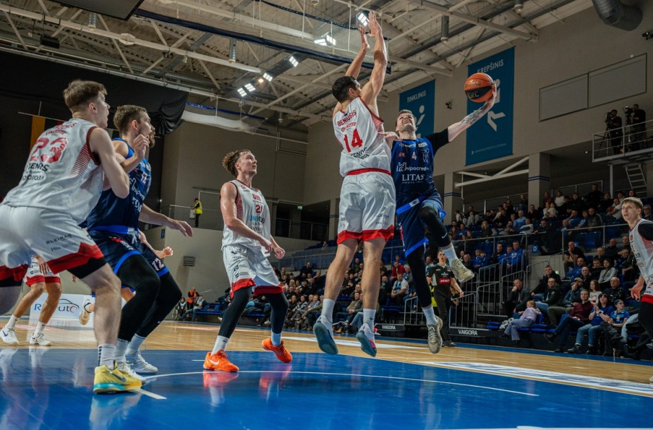 Varžovų puolimo nesustabdę S. Babrausko auklėtiniai patyrė nesėkmę