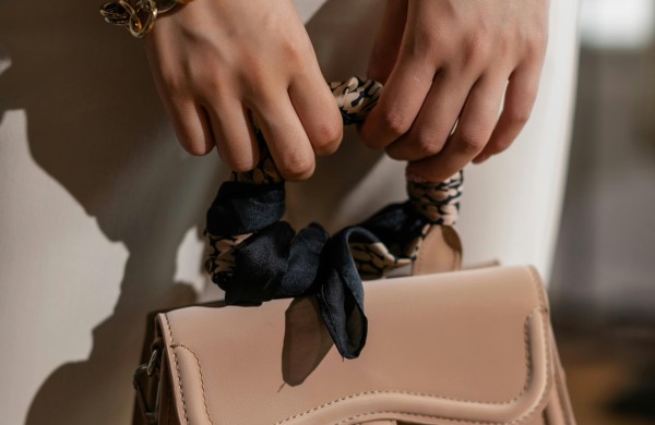 Madingos rankinės moterims: kas bus populiaru šį sezoną?