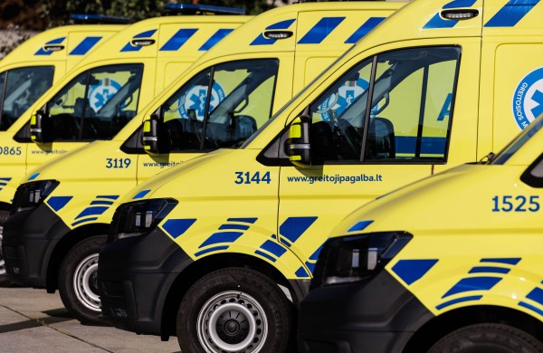 Pasirašyta sutartis dėl 60-ies specializuotų greitosios medicinos pagalbos automobilių įsigijimo