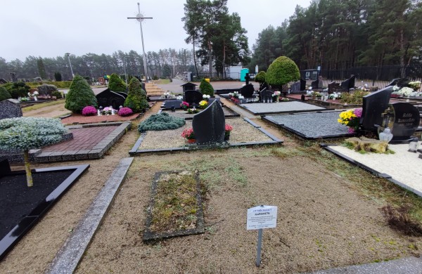 Įspėjimai dėl neprižiūrimų kapų Jonavos Šmatų kapinėse: ką svarbu žinoti