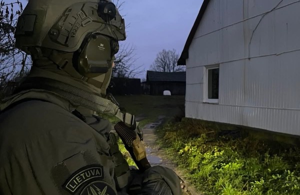 Jungtinės teisėsaugos pajėgos sudavė smūgį kontrabandos oro balionais gabentojams