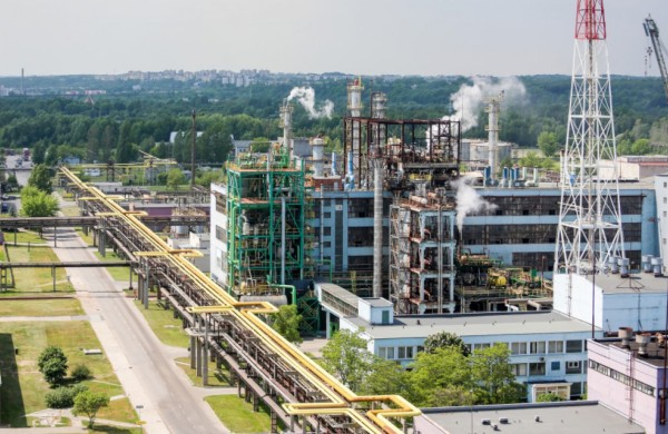 AB ,,Achema": Profesinė sąjunga reikalauja „Achemos“ darbuotojų algas pakelti 63 proc.