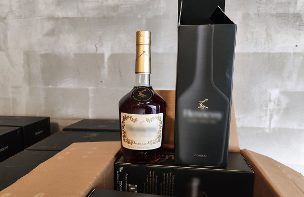 Prieš didžiąsias metų šventes – nelegalaus alkoholio antplūdis