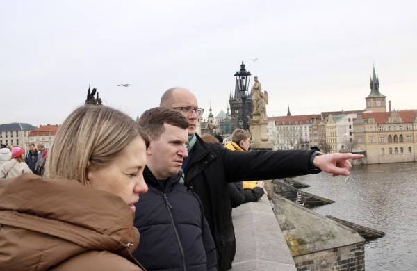 Jonavos kultūros centro vaikų pop choras „Šuldu Buldu“ festivalio scenoje Prahoje