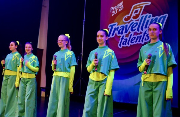 Jonavos kultūros centro vaikų pop choras „Šuldu Buldu“ festivalio scenoje Prahoje