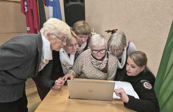 Jonavos TAU – senjorų saugumo šventė: „Senjorų ture“ triumfavo Jonavos komandos