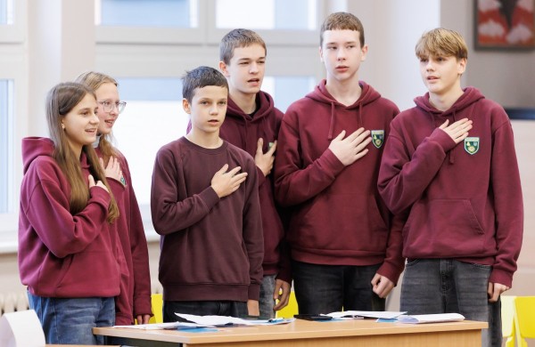 Simuliacinėje Justino Vareikio progimnazijos Seimo sesijoje – jaunųjų politikų diskusijos ir aktualūs klausimai