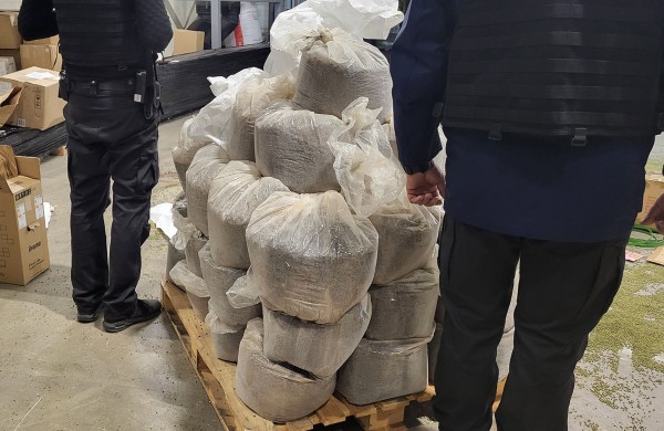 Rekordinė narkotikų kontrabanda: pareigūnai sulaikė pusę tonos heroino