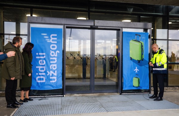 Kauno oro uosto terminalo erdvės atidarytos keleiviams: išaugęs plotas, atnaujintos technologijos ir geresnė keleivių patirtis 