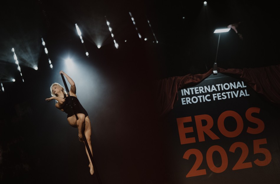Įspūdžių vakaras „Eros 2025“: pasirodymai, pranešimai ir aistringa festivalio atmosfera
