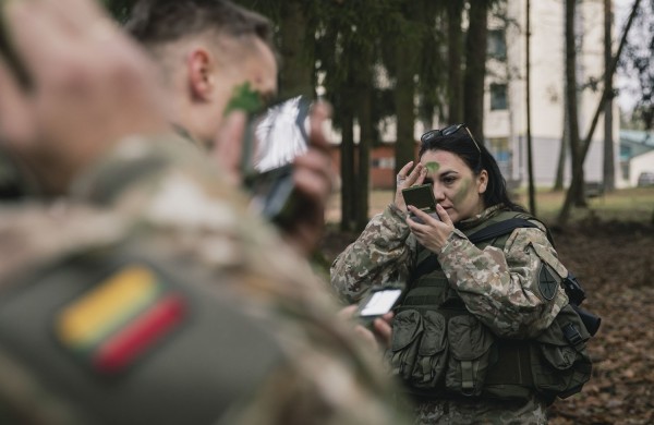 Savanoriška nenuolatinė tarnyba – nebe tik Savanorių pajėgose: Lietuvos kariuomenės 1-oji divizija rengia nenuolatinės karo tarnybos karius būti divizijos štabo specialistais