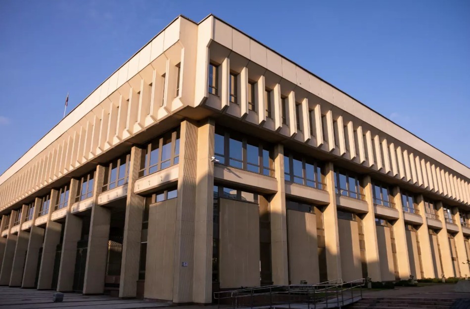 Minint Tarptautinę smurto prieš moteris dieną, Seimo pastatas nušvis oranžine spalva