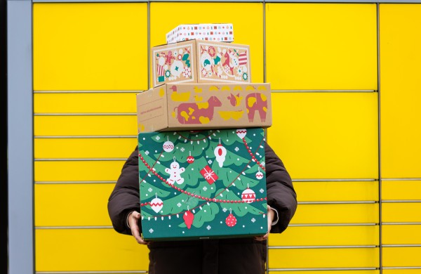 Juodasis penktadienis įžiebia dovanų siuntimo karštinę: iki kada svarbu išsiųsti kalėdines siuntas?