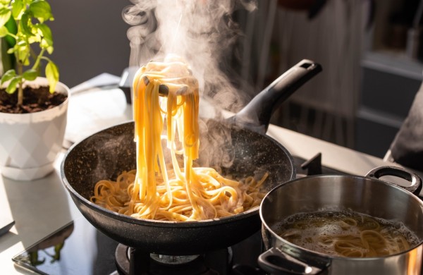 Kaip paįvairinti makaronų patiekalus keliais triukais?