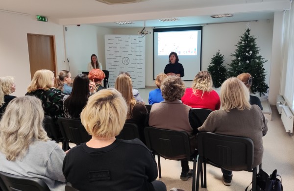 Socialinių paslaugų srities Jonavoje laukia pokyčiai: pristatytas projektas ,,Pirmas žingsnis į pagalbą - informacija"