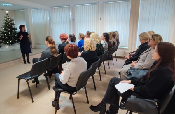 Socialinių paslaugų srities Jonavoje laukia pokyčiai: pristatytas projektas ,,Pirmas žingsnis į pagalbą - informacija"