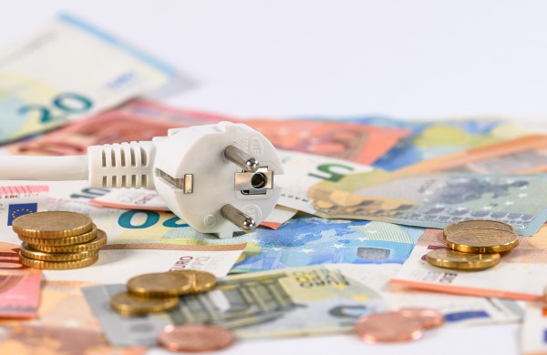 Patvirtinti galutiniai 2026 m. pirmojo pusmečio visuomeninio elektros tiekimo tarifai