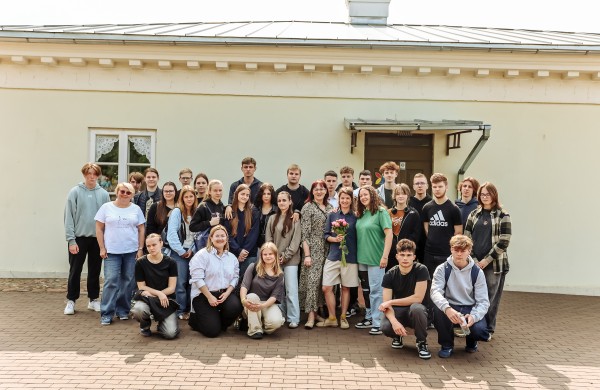 Jonavoje užaugę menininkai – apie savo vaikystę, gimtosios vietos identitetą ir jaunąją kartą