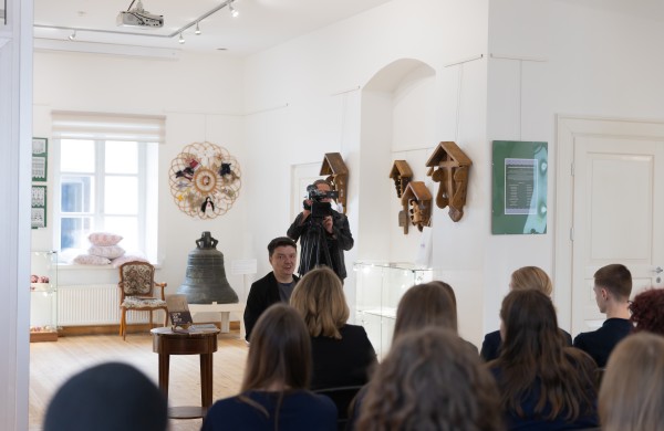 Jonavoje užaugę menininkai – apie savo vaikystę, gimtosios vietos identitetą ir jaunąją kartą