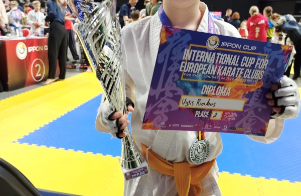 Jonavos Kyokushin karate „Kumite“ klubo medalių lietus Tarptautiniame IPPON CUP 2025 Vilniuje