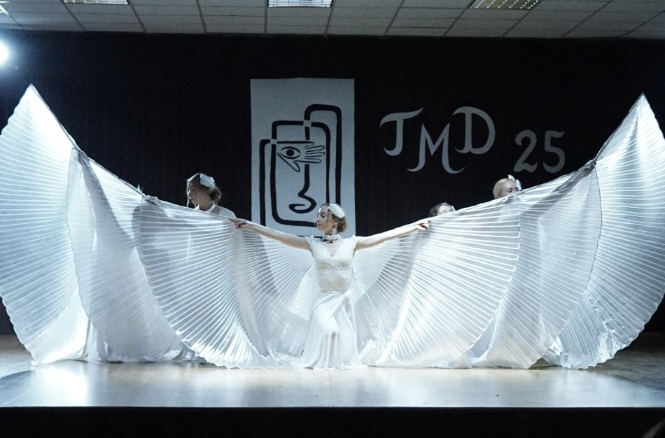 Visos mūzos JONAVAI! 