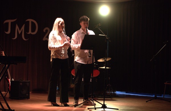 Visos mūzos JONAVAI! 