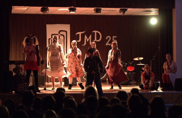 Visos mūzos JONAVAI! 