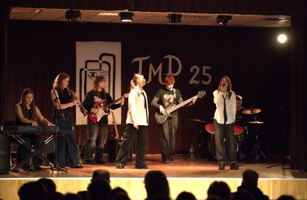 Visos mūzos JONAVAI! 