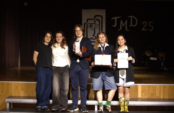 Visos mūzos JONAVAI! 