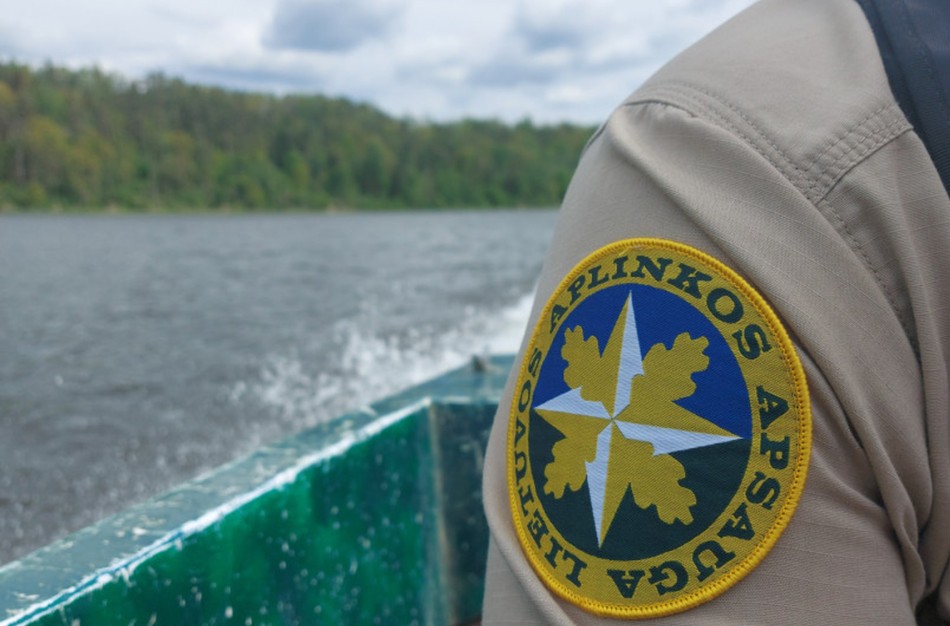 Įsigaliojo nuostatos, leisiančios konfiskuoti automobilius už neteisėtą žvejybą