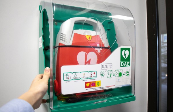 SAM siūlo plėsti viešai prieinamų defibriliatorių tinklą: tai gali kasmet išgelbėti iki 2,8 tūkst. gyvybių