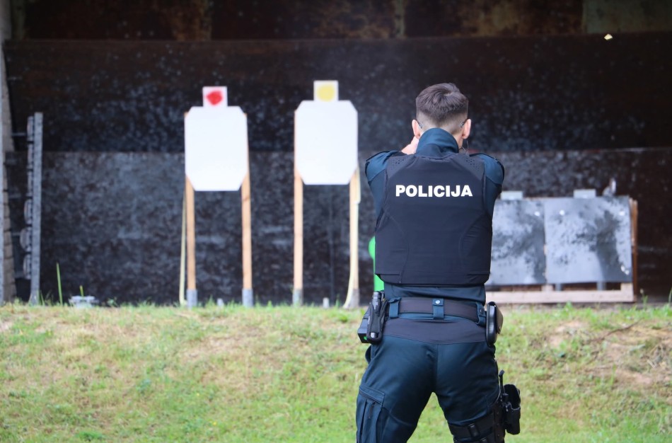 Užimtumo tarnyba: baigę tarnybą kariai ir pareigūnai civilinei darbo rinkai siūlo išskirtinių įgūdžių