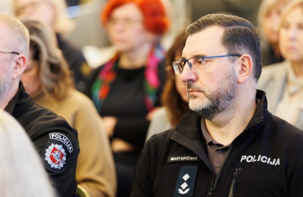 Konferencija Jonavoje apie pagalbą nuo smurto artimoje aplinkoje nukentėjusioms: akcentuotas institucijų bendradarbiavimas ir iššūkiai