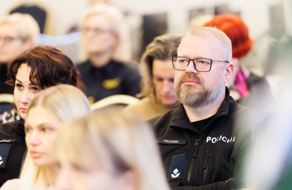 Konferencija Jonavoje apie pagalbą nuo smurto artimoje aplinkoje nukentėjusioms: akcentuotas institucijų bendradarbiavimas ir iššūkiai