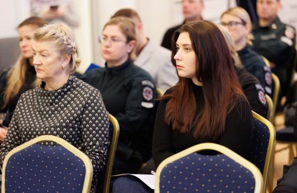 Konferencija Jonavoje apie pagalbą nuo smurto artimoje aplinkoje nukentėjusioms: akcentuotas institucijų bendradarbiavimas ir iššūkiai