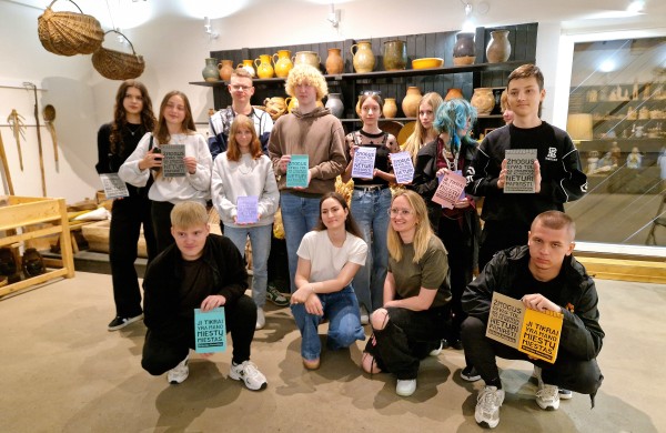 Jonavos muziejus ir menininkai nusitaikė į jaunimą: kviečia naujai pažvelgti į miesto istoriją 