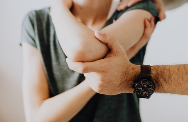 Pacientams bus kompensuojami kraujotaką gerinantys kompresiniai drabužiai