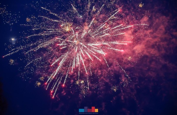 Pasigerėkime Jonavos seniūnijose įžiebtomis Kalėdų eglėmis