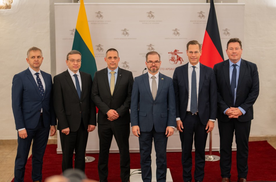 KAM ir tarptautiniai gynybos pramonės partneriai pasirašė susitarimus dėl „Leopard 2 A8“ tankų