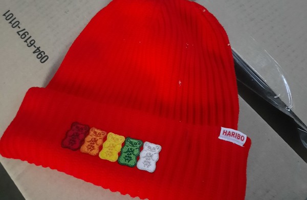 Krovinyje tarp dėvėtų rūbų – ir naujų drabužių klastotės